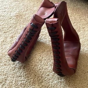 New Leather Stirrups from Bob Marshall Saddlery